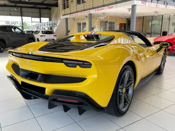 FERRARI 296 GTS 360 Kamera ADAS Paket 20 Alu AFS voll