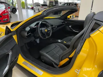 FERRARI 296 GTS 360 Kamera ADAS Paket 20 Alu AFS voll