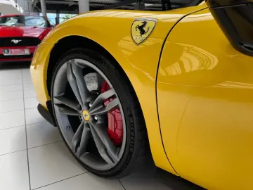 FERRARI 296 GTS 360 Kamera ADAS Paket 20 Alu AFS voll