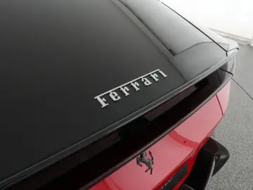 FERRARI 12 Cilindri Carbon-Exterior - Carbon-Rennsitze