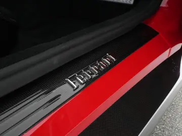 FERRARI 12 Cilindri Carbon-Exterior - Carbon-Rennsitze
