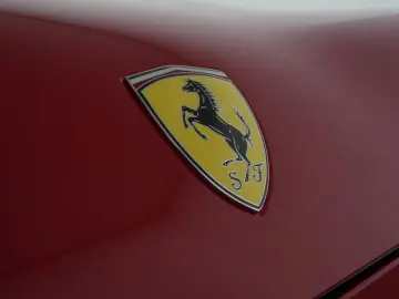 FERRARI 12 Cilindri Carbon-Exterior - Carbon-Rennsitze