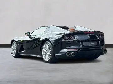 FERRARI 812 GTS  Lift Karbon Embleme Daytona