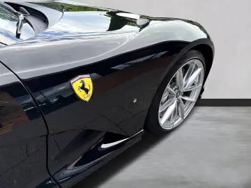 FERRARI 812 GTS  Lift Karbon Embleme Daytona