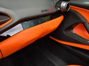 FERRARI 812 GTS  Lift Karbon Embleme Daytona