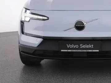 VOLVO EX30 PURE ELECTRIC RWD CORE WINTERPAK LM18 NAVI