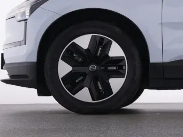 VOLVO EX30 PURE ELECTRIC RWD CORE WINTERPAK LM18 NAVI
