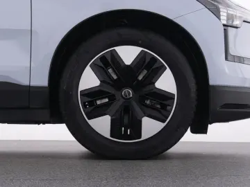 VOLVO EX30 PURE ELECTRIC RWD CORE WINTERPAK LM18 NAVI