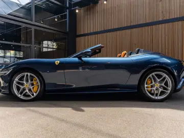 FERRARI Roma Spider Full Carbon Blu Sera JBL Alcantara 3