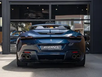 FERRARI Roma Spider Full Carbon Blu Sera JBL Alcantara 3