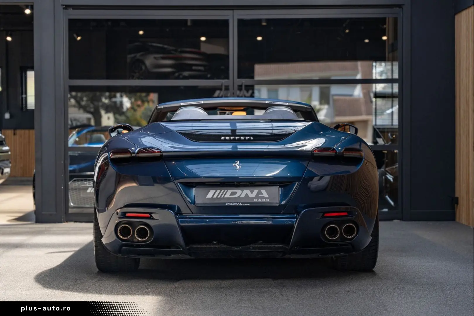 FERRARI Roma Spider Full Carbon Blu Sera JBL Alcantara 3