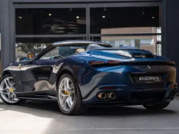 FERRARI Roma Spider Full Carbon Blu Sera JBL Alcantara 3