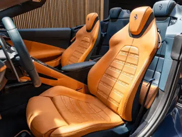 FERRARI Roma Spider Full Carbon Blu Sera JBL Alcantara 3