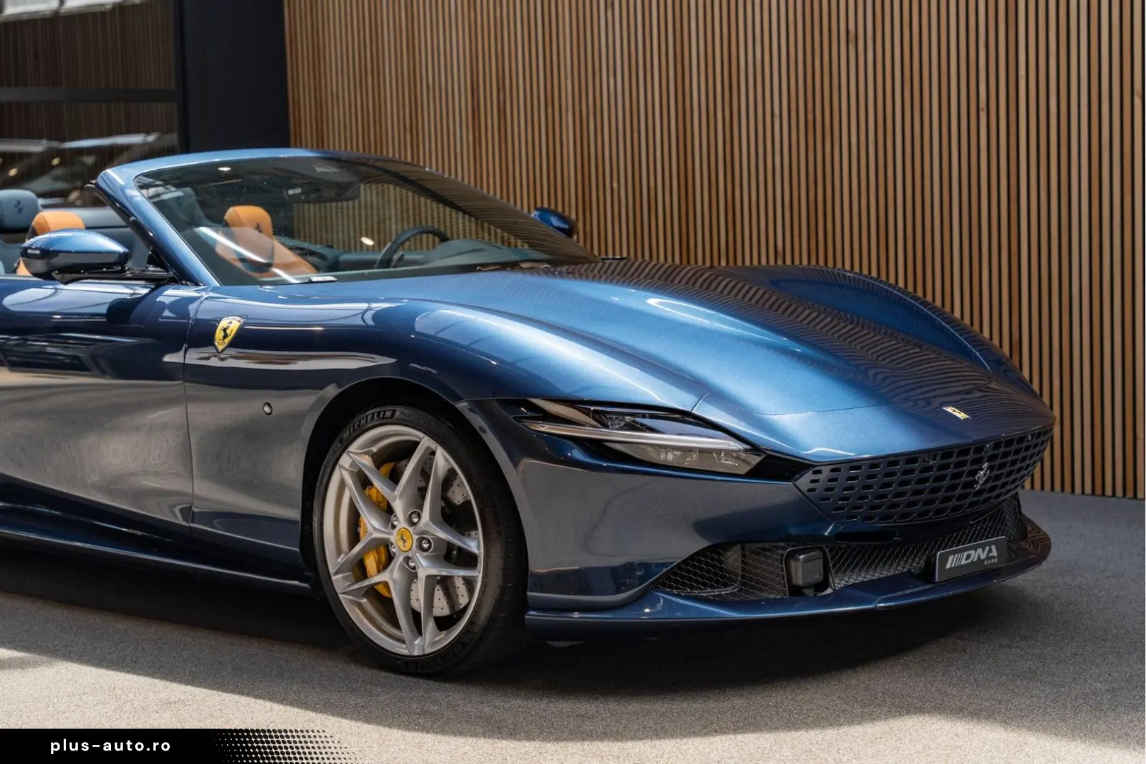 FERRARI Roma Spider Full Carbon Blu Sera JBL Alcantara 3