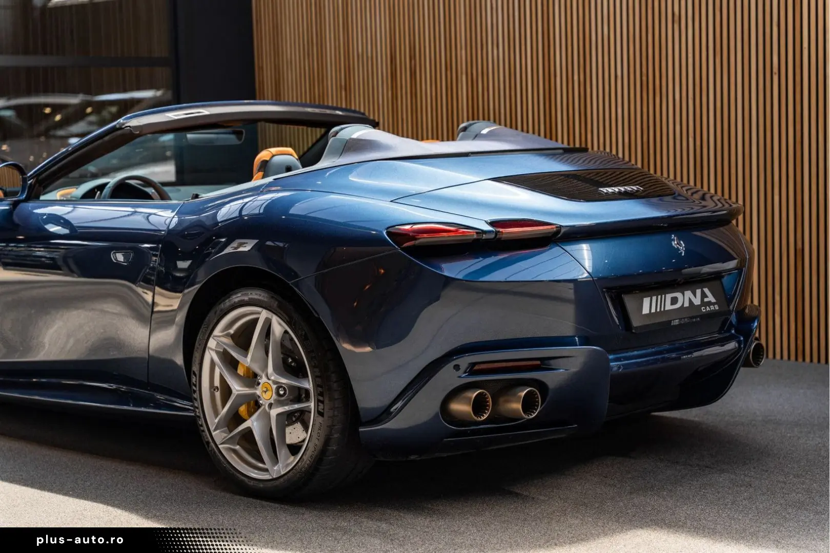 FERRARI Roma Spider Full Carbon Blu Sera JBL Alcantara 3