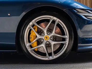 FERRARI Roma Spider Full Carbon Blu Sera JBL Alcantara 3