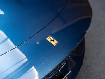 FERRARI Roma Spider Full Carbon Blu Sera JBL Alcantara 3