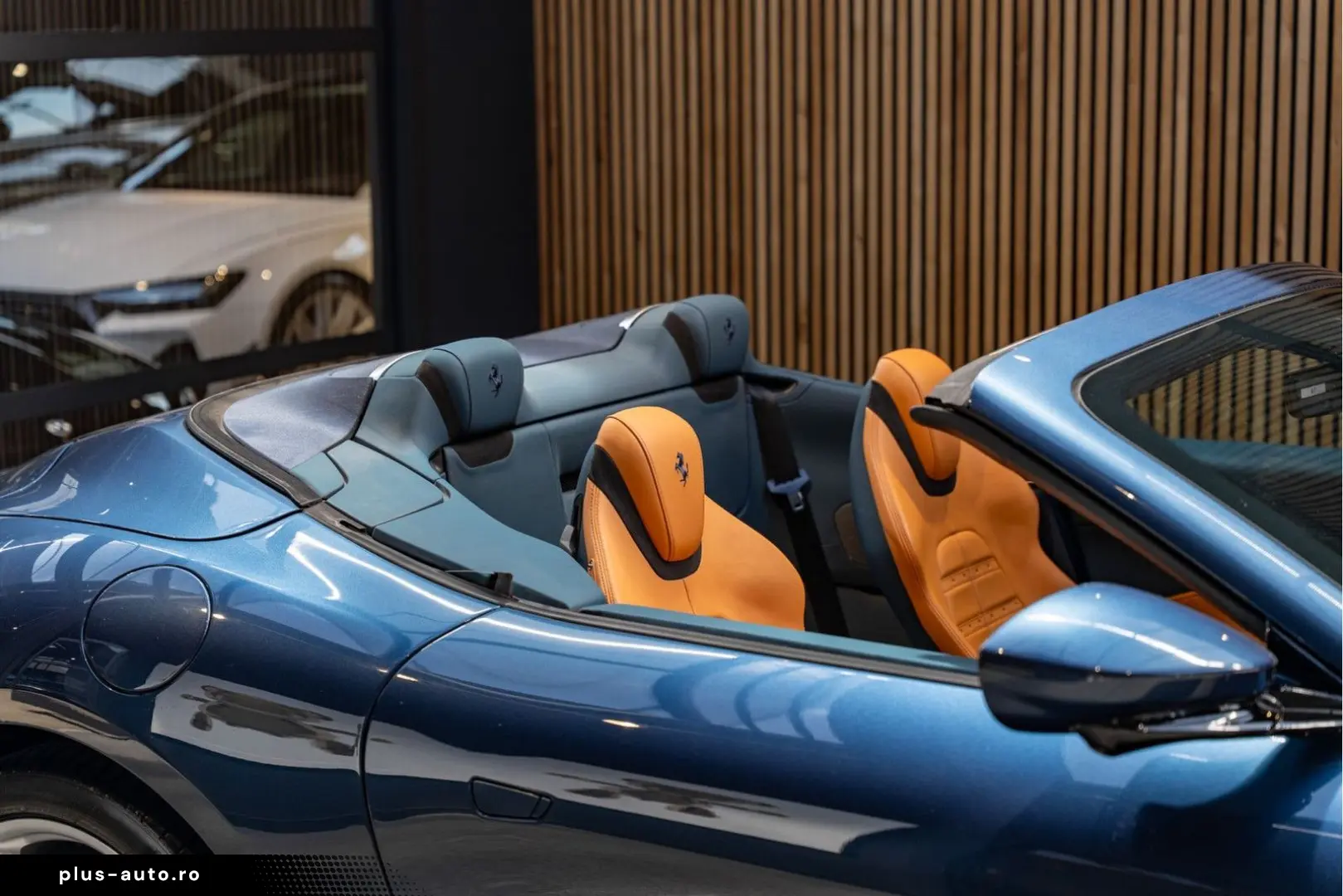 FERRARI Roma Spider Full Carbon Blu Sera JBL Alcantara 3