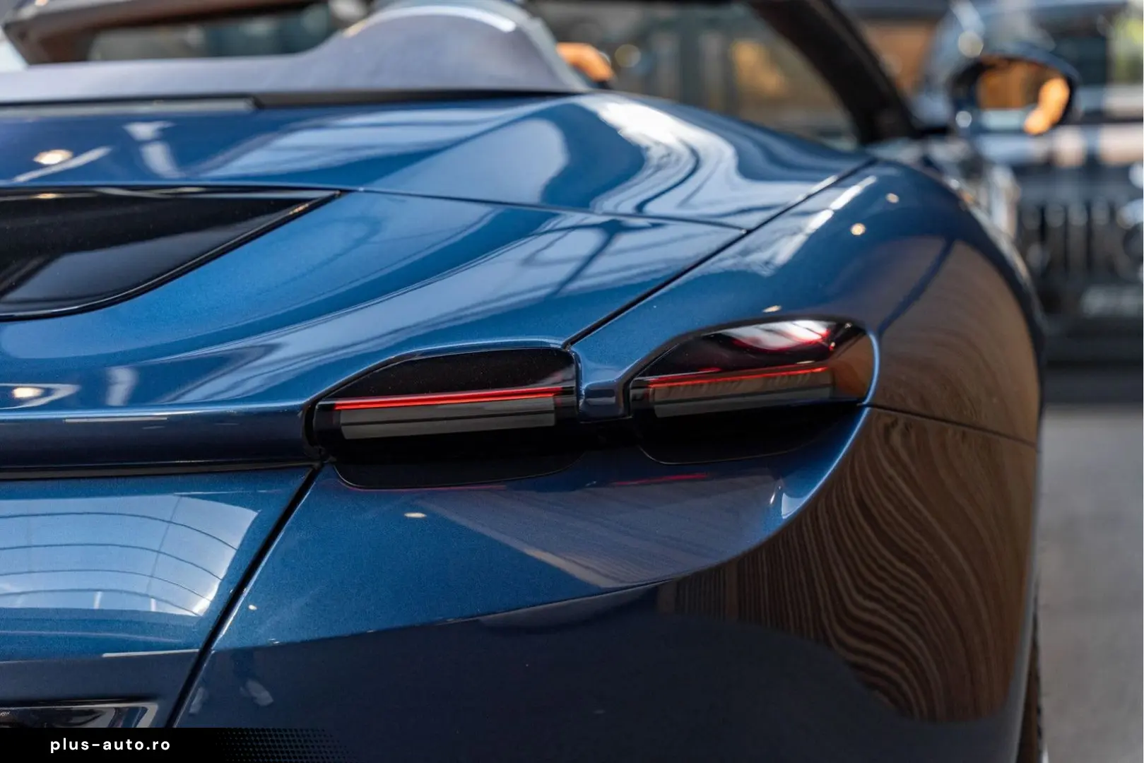 FERRARI Roma Spider Full Carbon Blu Sera JBL Alcantara 3