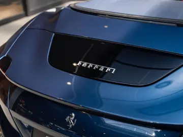 FERRARI Roma Spider Full Carbon Blu Sera JBL Alcantara 3