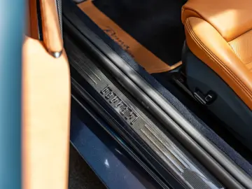 FERRARI Roma Spider Full Carbon Blu Sera JBL Alcantara 3