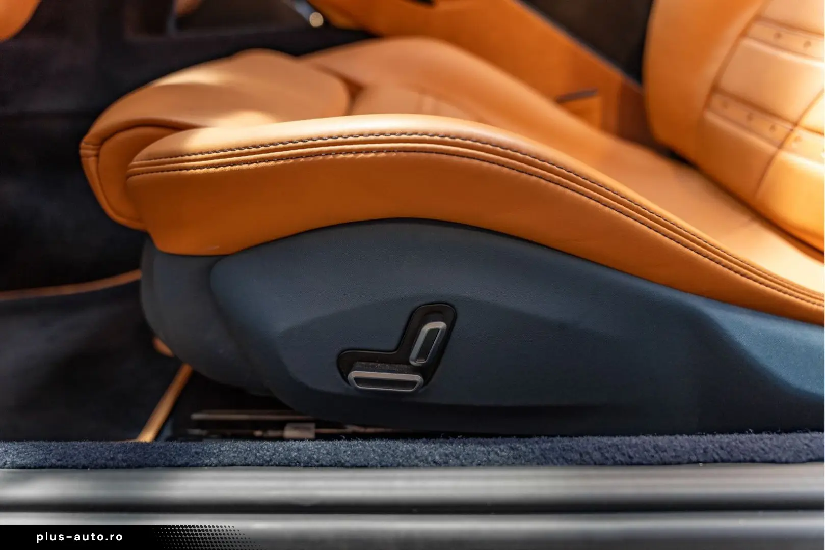 FERRARI Roma Spider Full Carbon Blu Sera JBL Alcantara 3