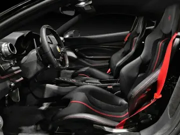 FERRARI F8 Tributo   Carbon   Racing   LED