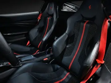 FERRARI F8 Tributo   Carbon   Racing   LED