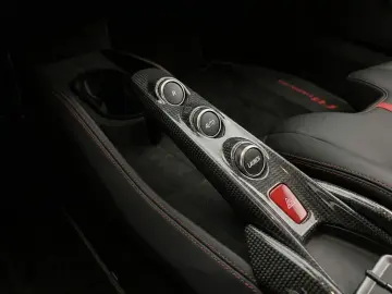 FERRARI F8 Tributo   Carbon   Racing   LED
