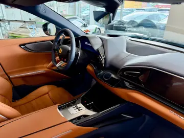 FERRARI Purosangue Panorama Carbon Burmester 360 Matrix