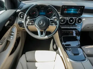 MERCEDES-BENZ GLC 300 d 4M COUPE DISTRo STANDH. APPLE ABC L