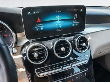 MERCEDES-BENZ GLC 300 d 4M COUPE DISTRo STANDH. APPLE ABC L