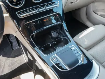 MERCEDES-BENZ GLC 300 d 4M COUPE DISTRo STANDH. APPLE ABC L