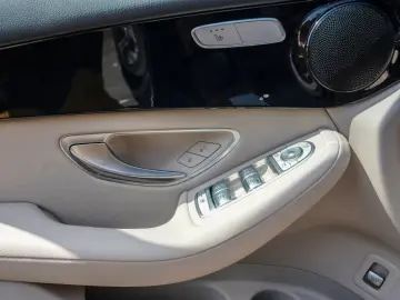 MERCEDES-BENZ GLC 300 d 4M COUPE DISTRo STANDH. APPLE ABC L