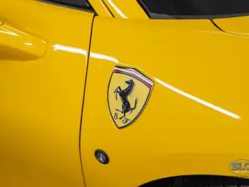 FERRARI F8 Tributo - 1 Owner - Carbon - Daytona