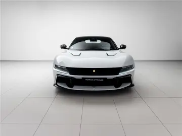 FERRARI 12Cilindri