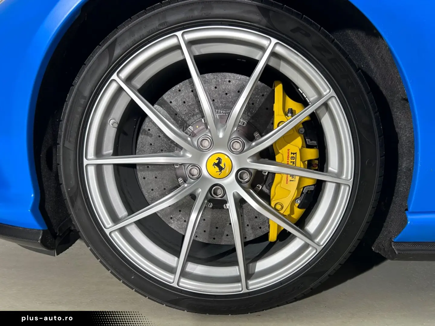 FERRARI 812 GTS Atelier Car Tailor Made Carbon Special