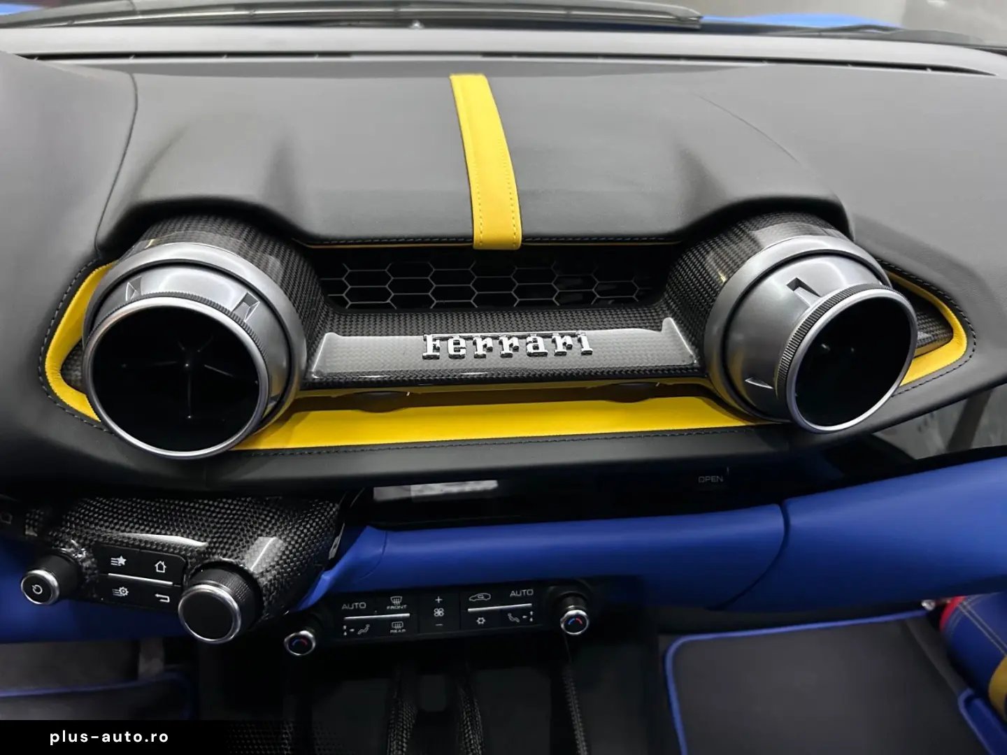 FERRARI 812 GTS Atelier Car Tailor Made Carbon Special