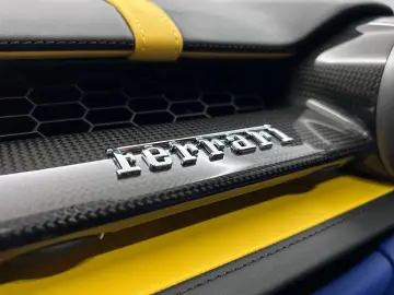 FERRARI 812 GTS Atelier Car Tailor Made Carbon Special