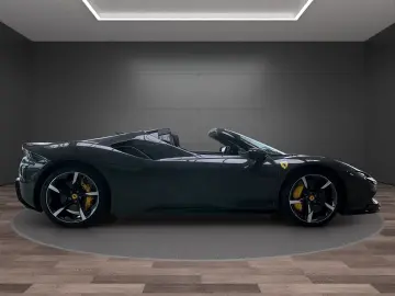 FERRARI SF90 Spider  Sonderfinanzierung