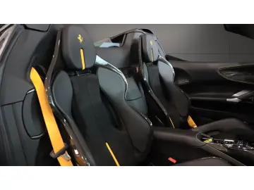 FERRARI SF90 Spider  Sonderfinanzierung