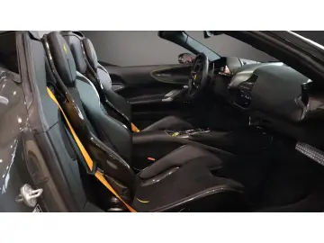 FERRARI SF90 Spider  Sonderfinanzierung
