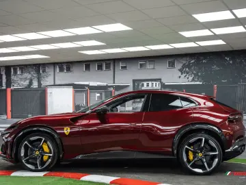 FERRARI Purosangue  ROSSO RUBINO METALLIZZATO FINISH