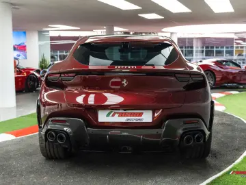 FERRARI Purosangue  ROSSO RUBINO METALLIZZATO FINISH