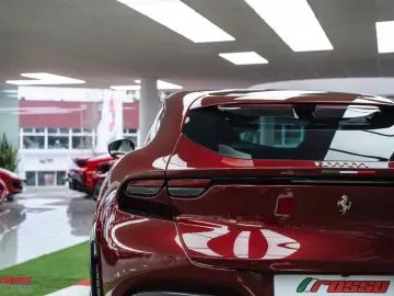 FERRARI Purosangue  ROSSO RUBINO METALLIZZATO FINISH