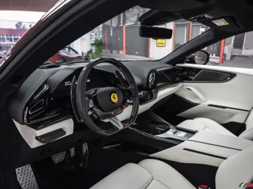 FERRARI Purosangue  ROSSO RUBINO METALLIZZATO FINISH