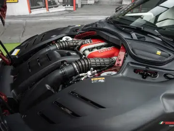 FERRARI Purosangue  ROSSO RUBINO METALLIZZATO FINISH