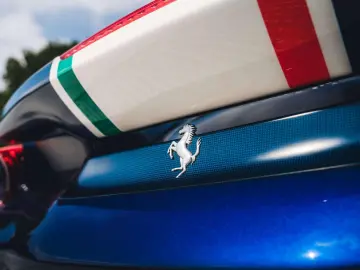 FERRARI 488 Pista Piloti   Tailor Made Blu TourDeFrance