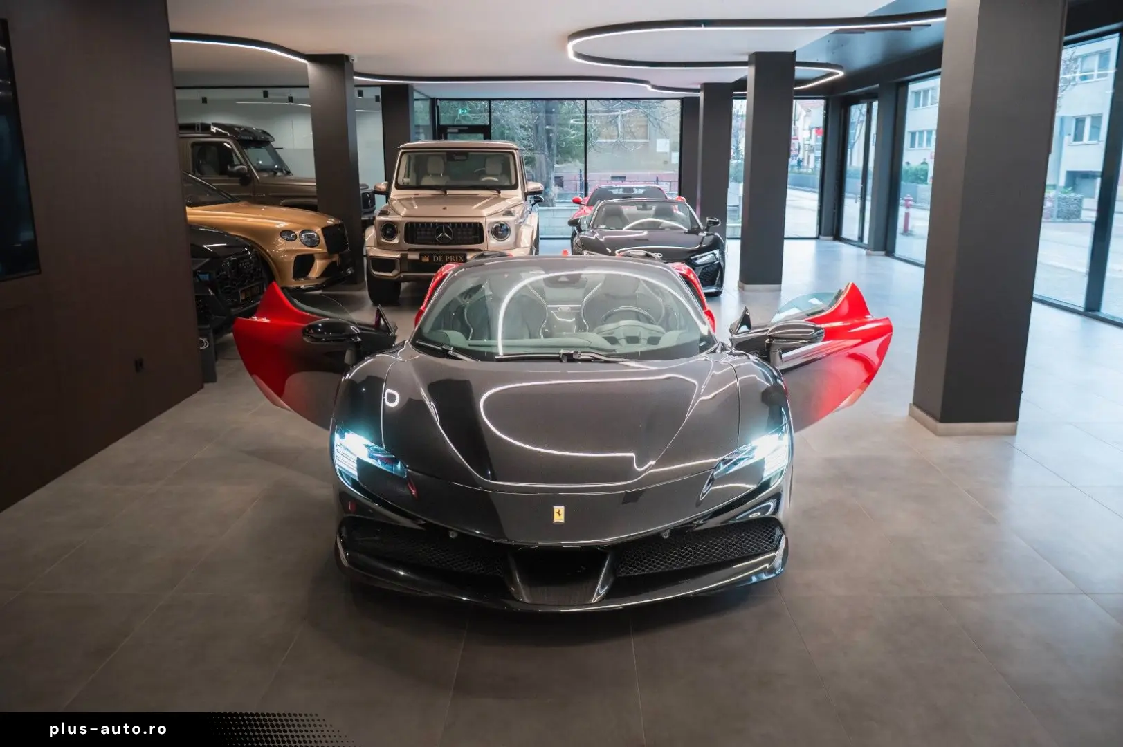 FERRARI SF90 Spider TAILOR MADE 1 1 TWO-TONE