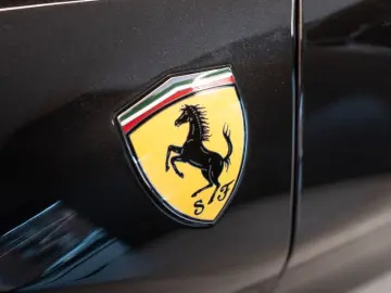 FERRARI SF90 Spider TAILOR MADE 1 1 TWO-TONE
